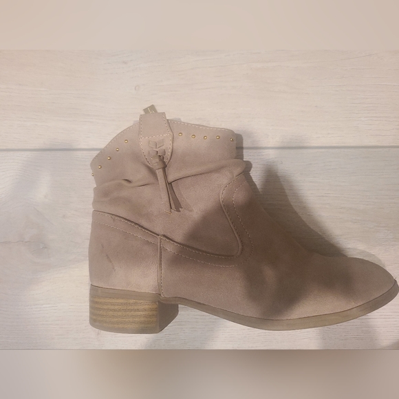 Pink Boots - Picture 3 of 4